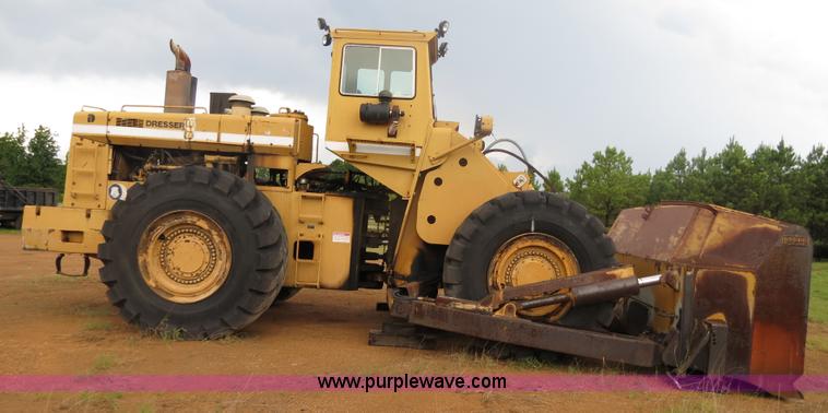 image for item B2450 1990 Dresser 970 wheel dozer
