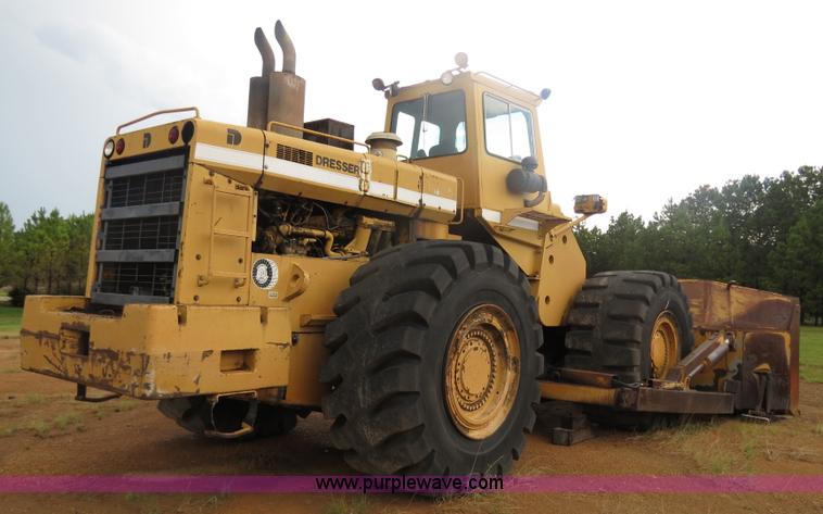 image for item B2450 1990 Dresser 970 wheel dozer