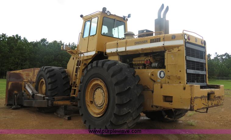 image for item B2450 1990 Dresser 970 wheel dozer