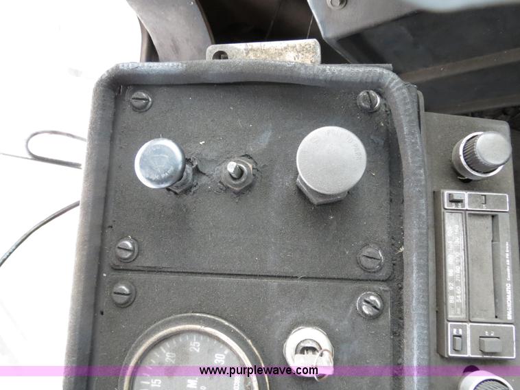 image for item B2450 1990 Dresser 970 wheel dozer