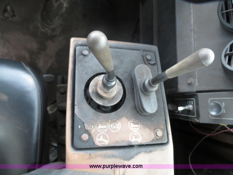 image for item B2450 1990 Dresser 970 wheel dozer