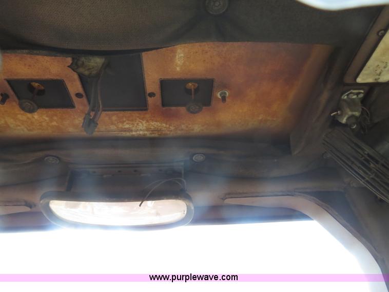 image for item B2450 1990 Dresser 970 wheel dozer