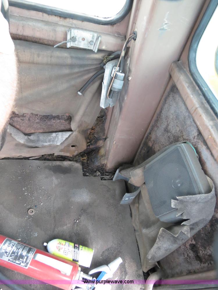 image for item B2450 1990 Dresser 970 wheel dozer