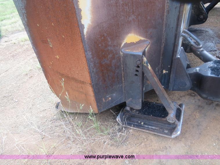 image for item B2450 1990 Dresser 970 wheel dozer