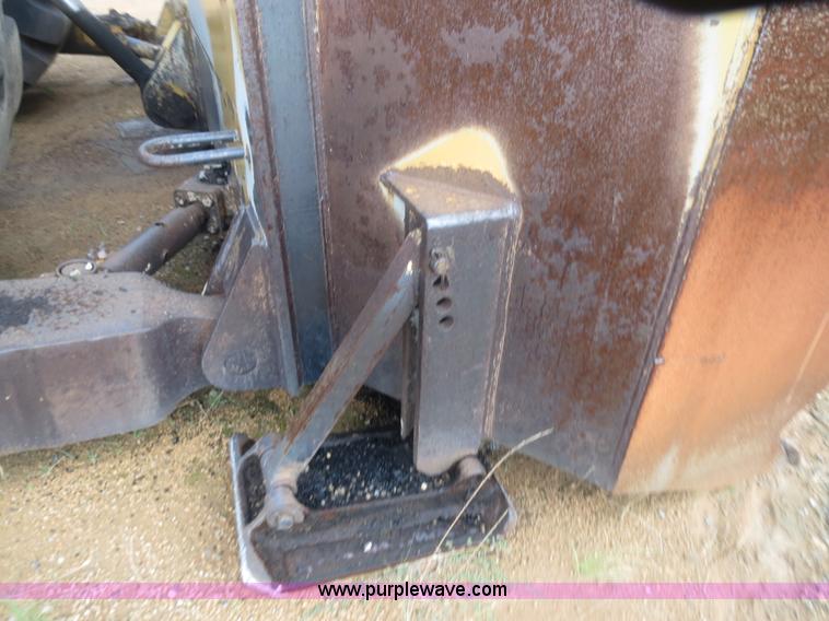 image for item B2450 1990 Dresser 970 wheel dozer