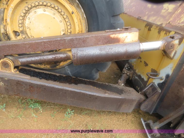 image for item B2450 1990 Dresser 970 wheel dozer