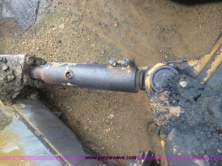 image for item B2450 1990 Dresser 970 wheel dozer