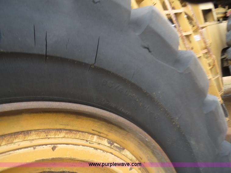 image for item B2450 1990 Dresser 970 wheel dozer