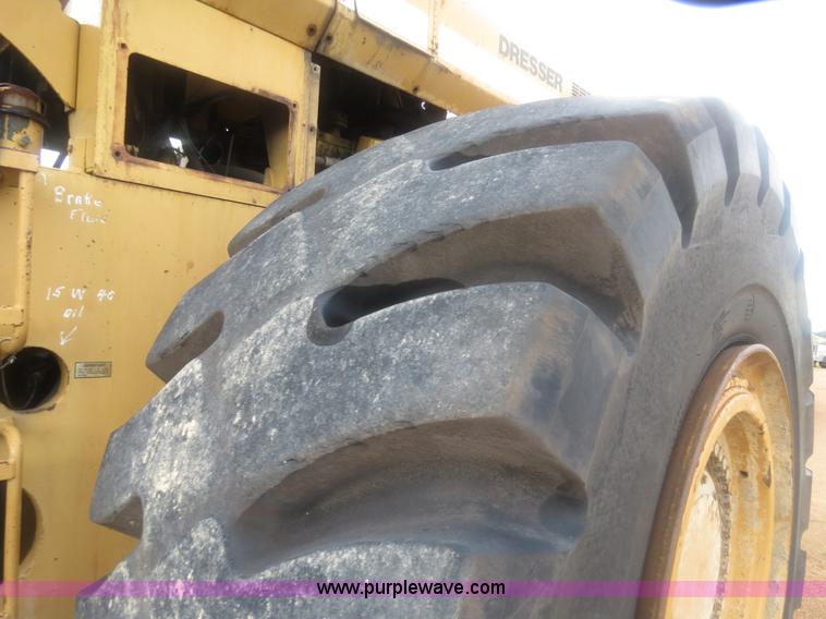 image for item B2450 1990 Dresser 970 wheel dozer