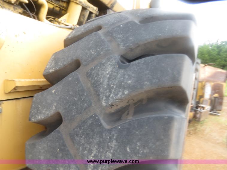 image for item B2450 1990 Dresser 970 wheel dozer