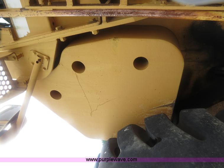 image for item B2450 1990 Dresser 970 wheel dozer