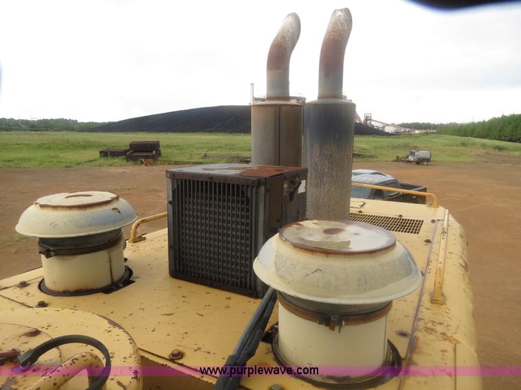 image for item B2450 1990 Dresser 970 wheel dozer