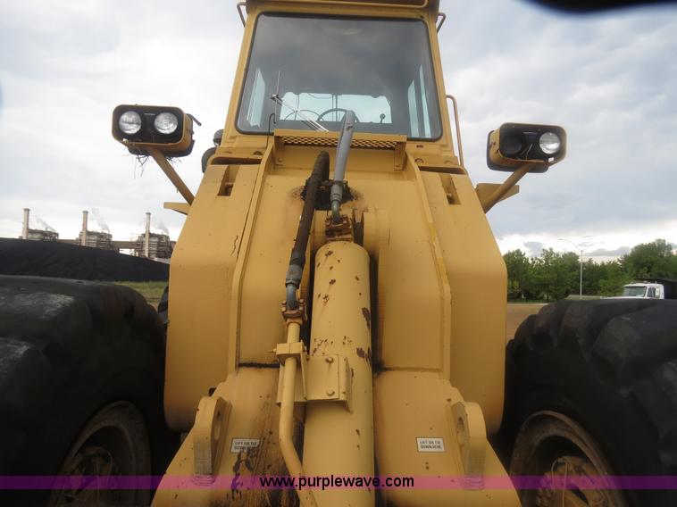image for item B2450 1990 Dresser 970 wheel dozer
