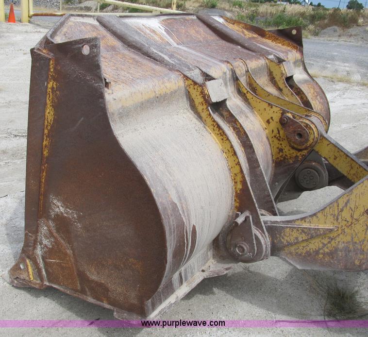 image for item B2736 1993 Komatsu D66S-1 track loader