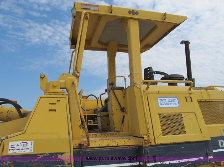 image for item B2736 1993 Komatsu D66S-1 track loader