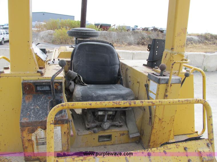 image for item B2736 1993 Komatsu D66S-1 track loader