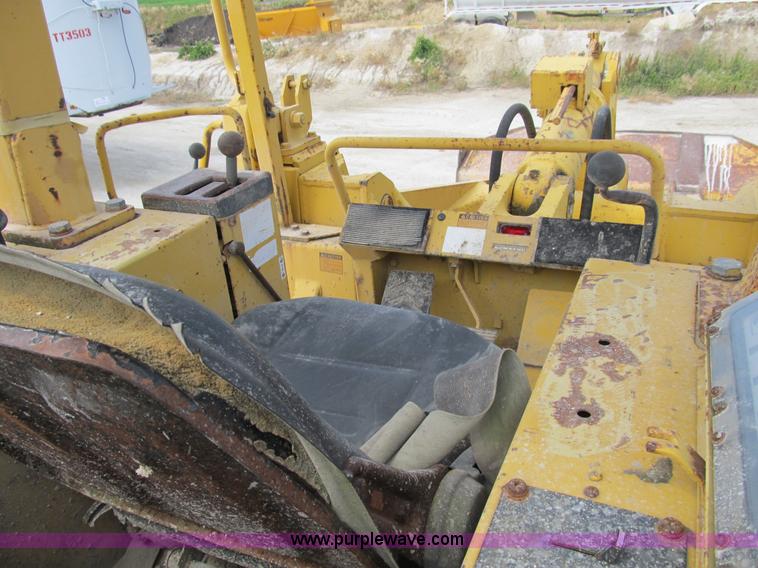 image for item B2736 1993 Komatsu D66S-1 track loader