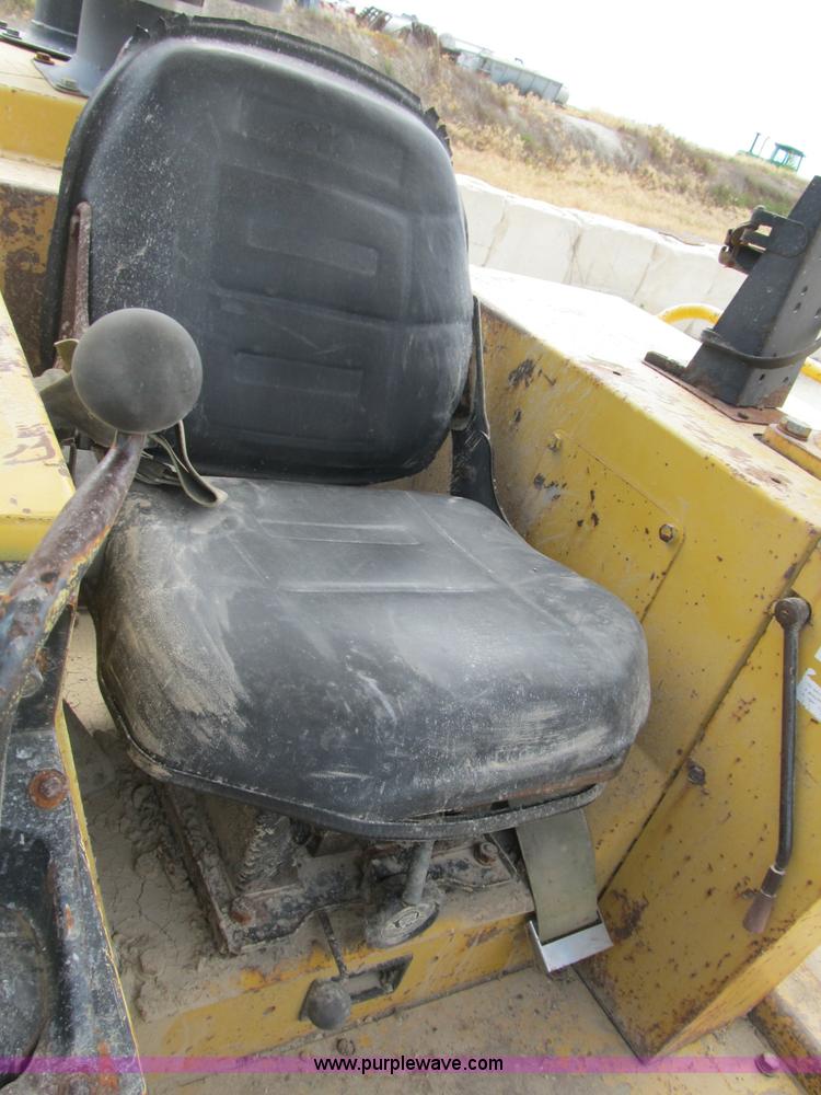 image for item B2736 1993 Komatsu D66S-1 track loader