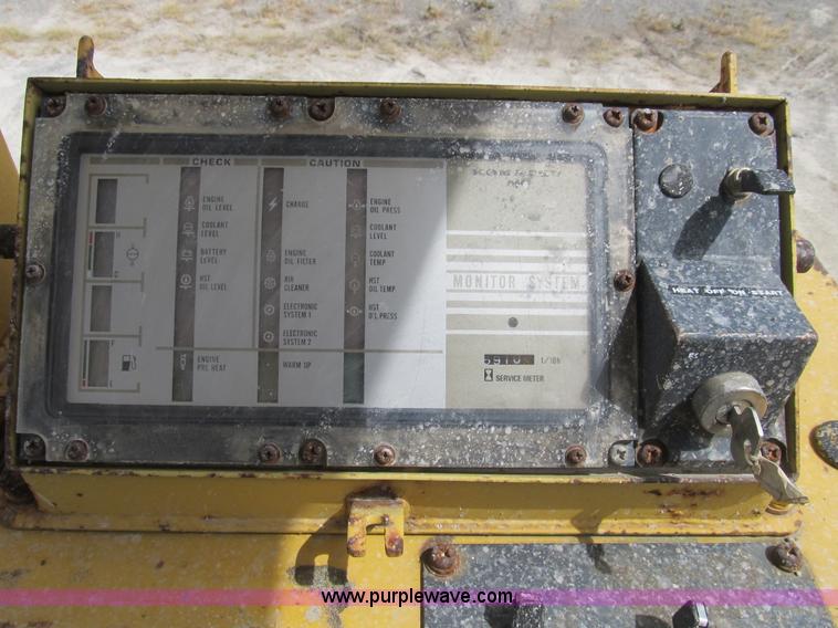 image for item B2736 1993 Komatsu D66S-1 track loader