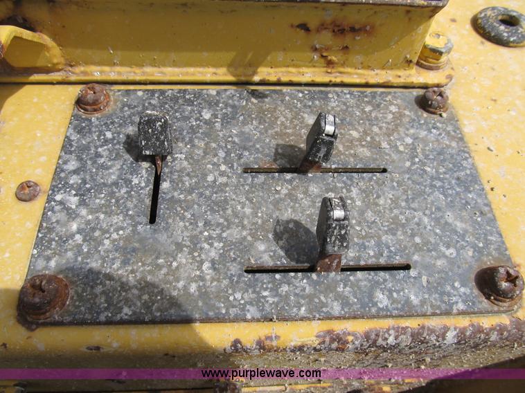 image for item B2736 1993 Komatsu D66S-1 track loader