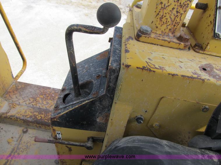 image for item B2736 1993 Komatsu D66S-1 track loader