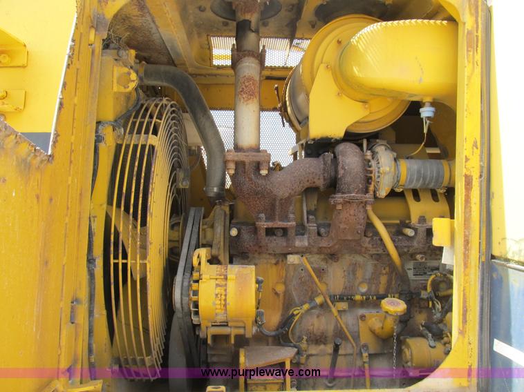 image for item B2736 1993 Komatsu D66S-1 track loader