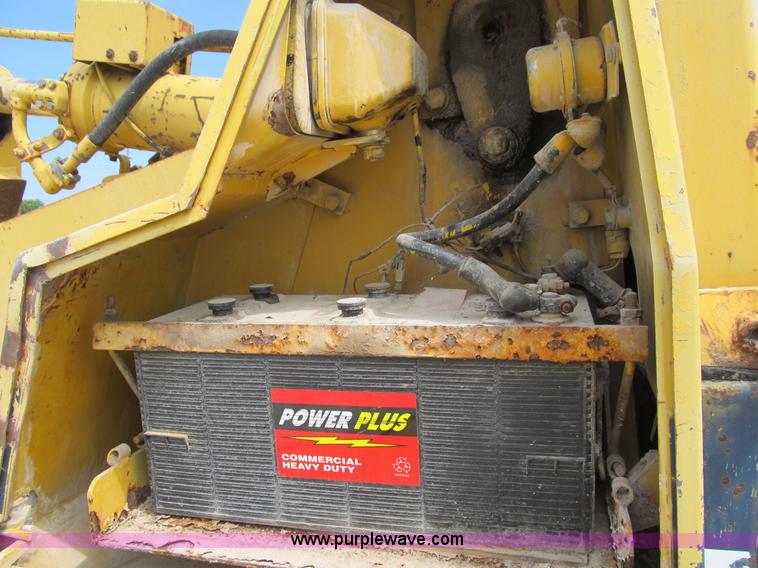 image for item B2736 1993 Komatsu D66S-1 track loader