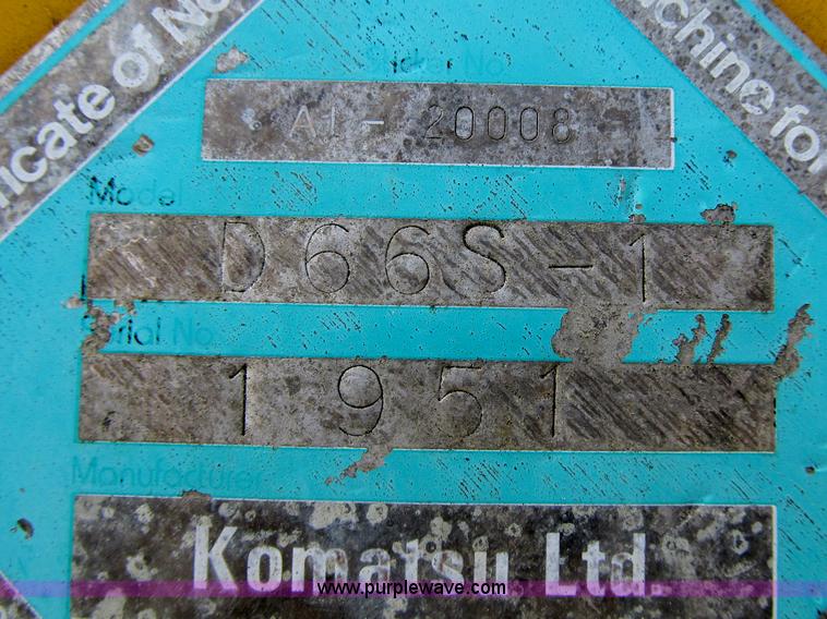 image for item B2736 1993 Komatsu D66S-1 track loader