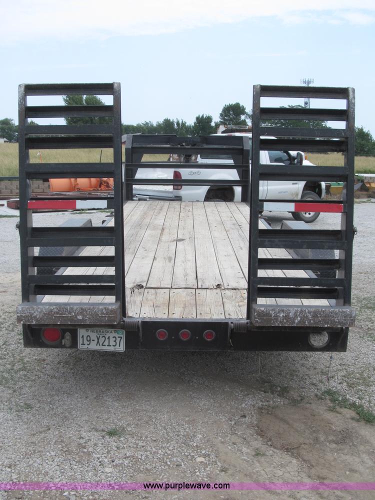image for item B5154 2006 Pro-Trak tandem axle gooseneck trailer
