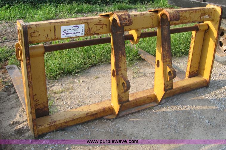 image for item B6391 Caterpillar forklift attachment