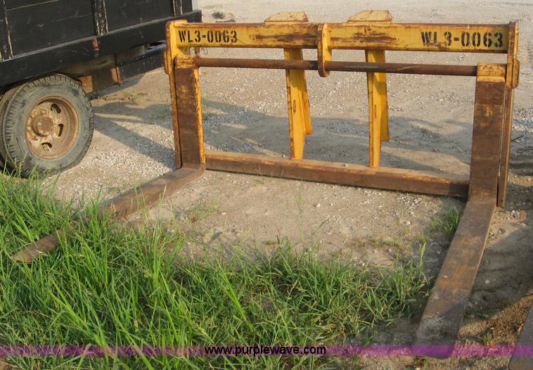 image for item B6391 Caterpillar forklift attachment