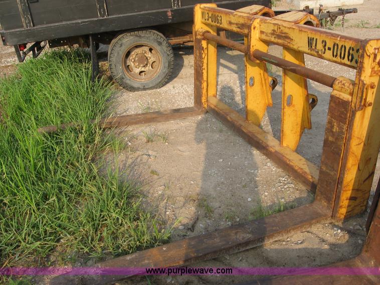 image for item B6391 Caterpillar forklift attachment
