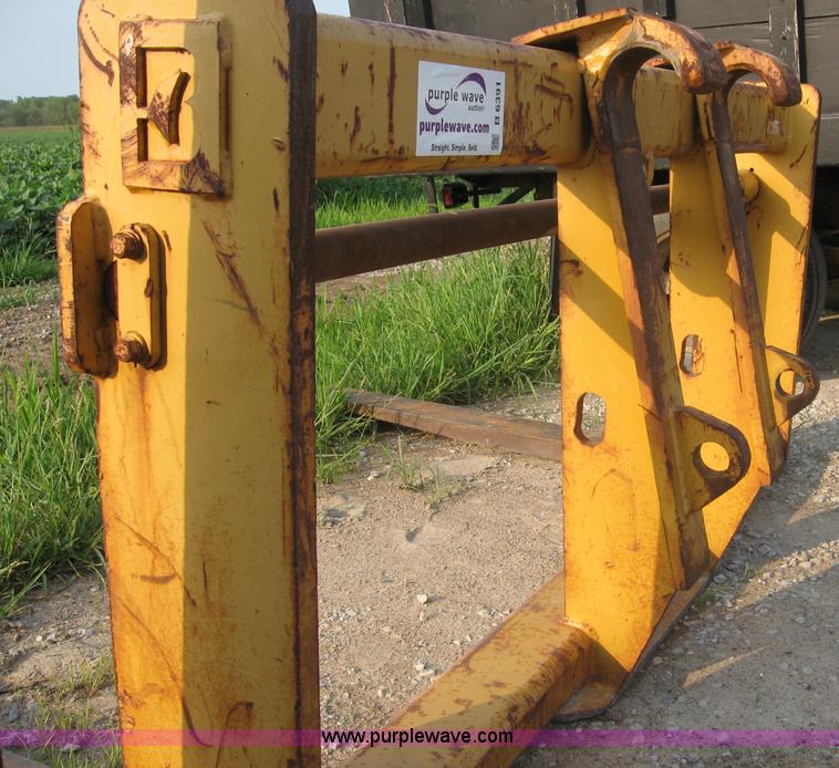 image for item B6391 Caterpillar forklift attachment