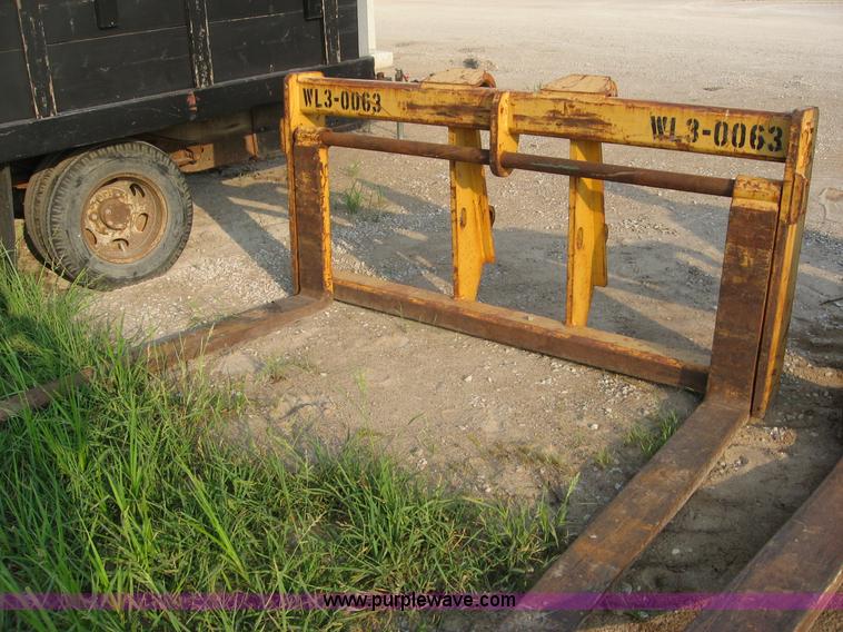 image for item B6391 Caterpillar forklift attachment