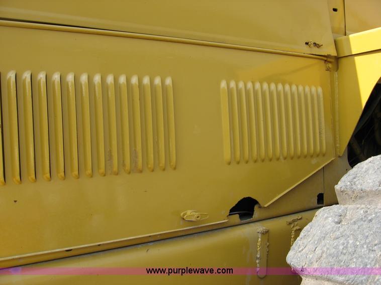 image for item B6398 1989 Fiat-Allis FR20B wheel loader