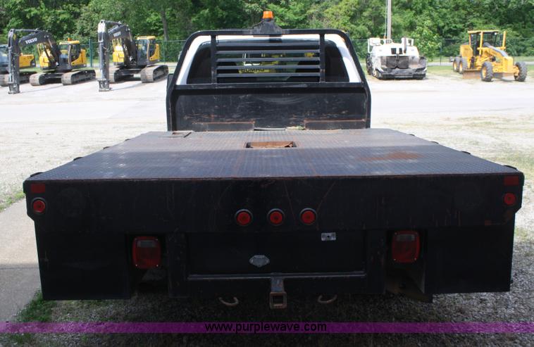 image for item B6537 2008 Ford F450 XLT flatbed pickup truck