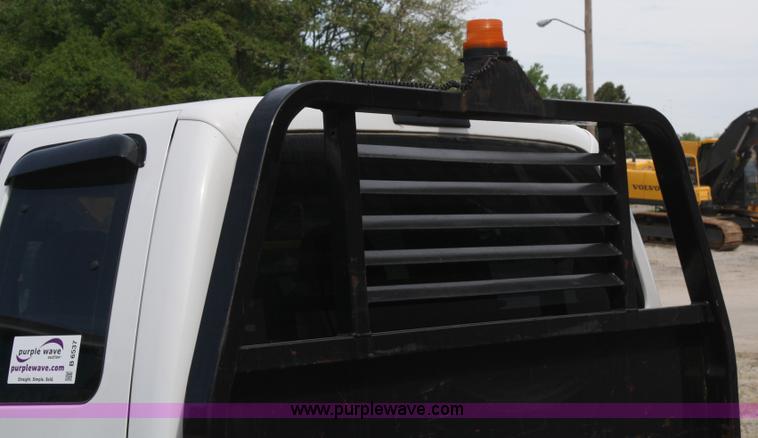 image for item B6537 2008 Ford F450 XLT flatbed pickup truck