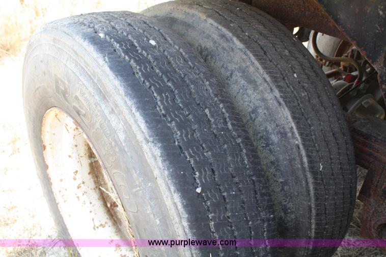 image for item B6665 1991 Hilbilt 21' end dump trailer