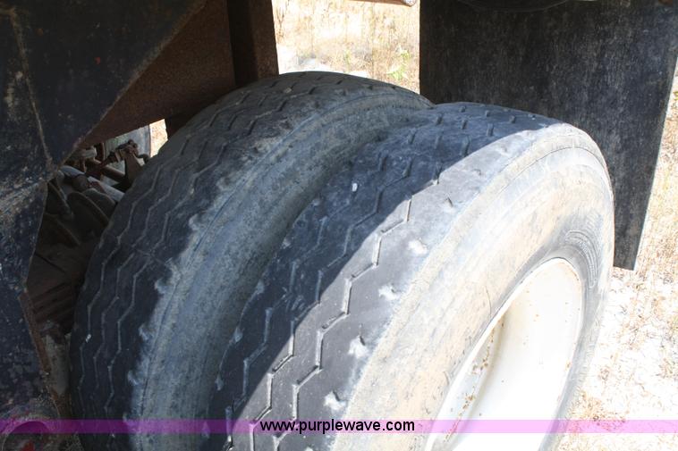 image for item B6665 1991 Hilbilt 21' end dump trailer