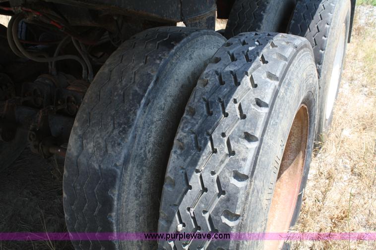 image for item B6665 1991 Hilbilt 21' end dump trailer