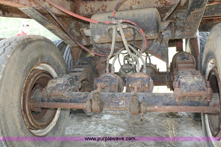 image for item B6665 1991 Hilbilt 21' end dump trailer