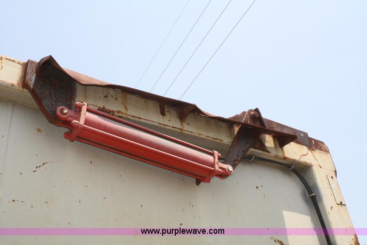 image for item B6665 1991 Hilbilt 21' end dump trailer