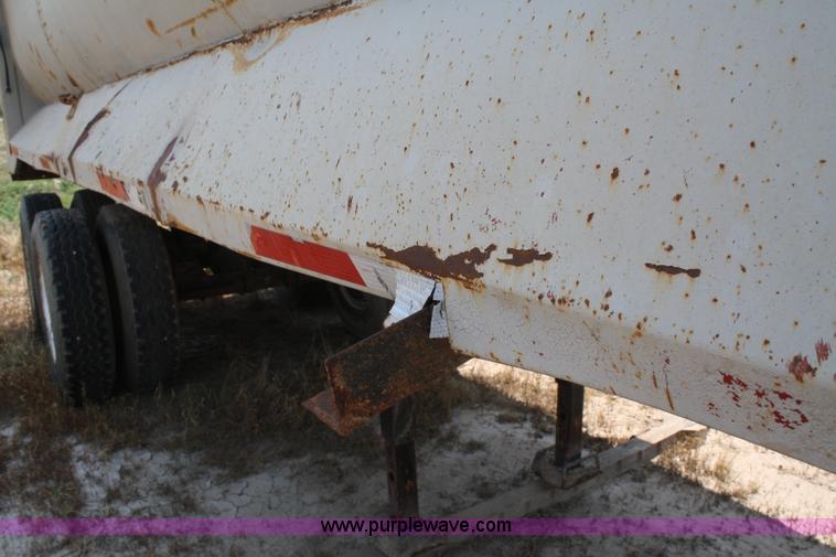 image for item B6665 1991 Hilbilt 21' end dump trailer