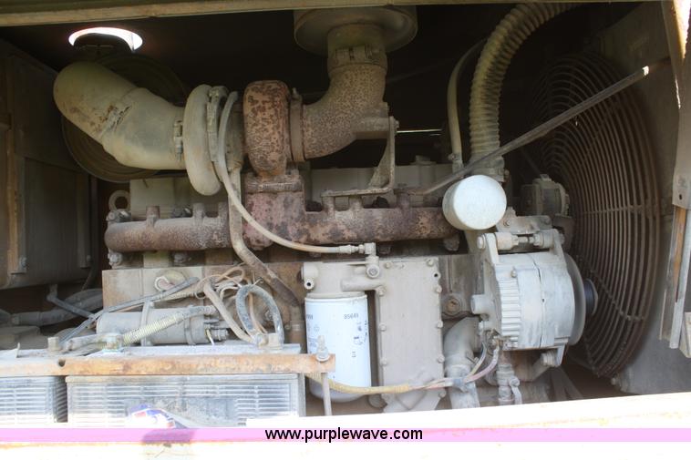 image for item B6667 1989 Dresser 850 articulating motor grader