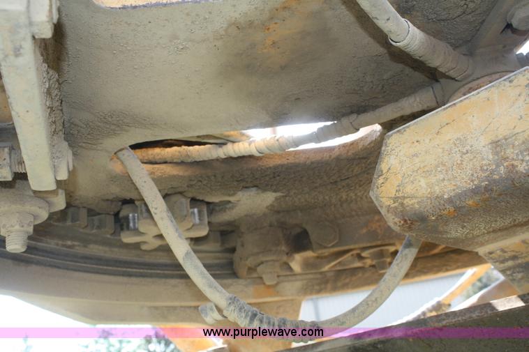 image for item B6667 1989 Dresser 850 articulating motor grader