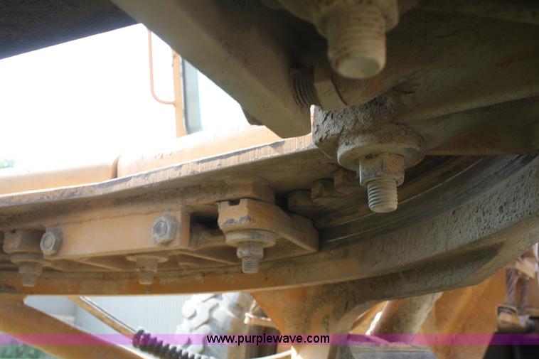 image for item B6667 1989 Dresser 850 articulating motor grader