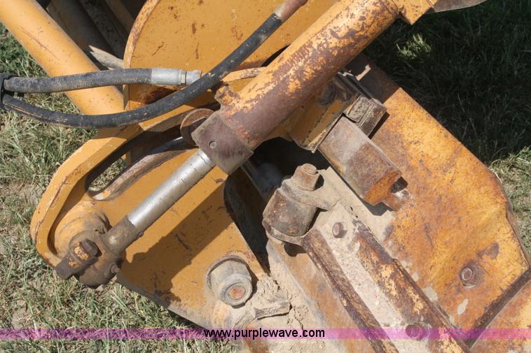 image for item B6667 1989 Dresser 850 articulating motor grader