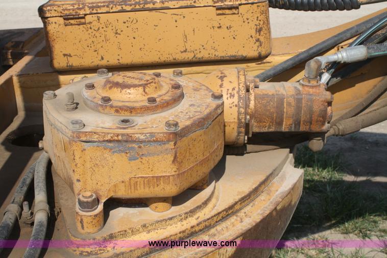 image for item B6667 1989 Dresser 850 articulating motor grader