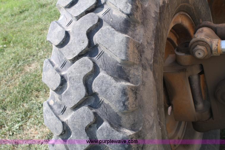 image for item B6667 1989 Dresser 850 articulating motor grader