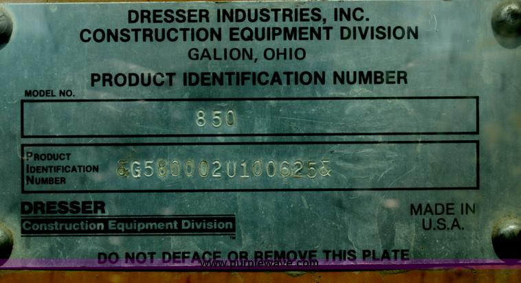 image for item B6667 1989 Dresser 850 articulating motor grader